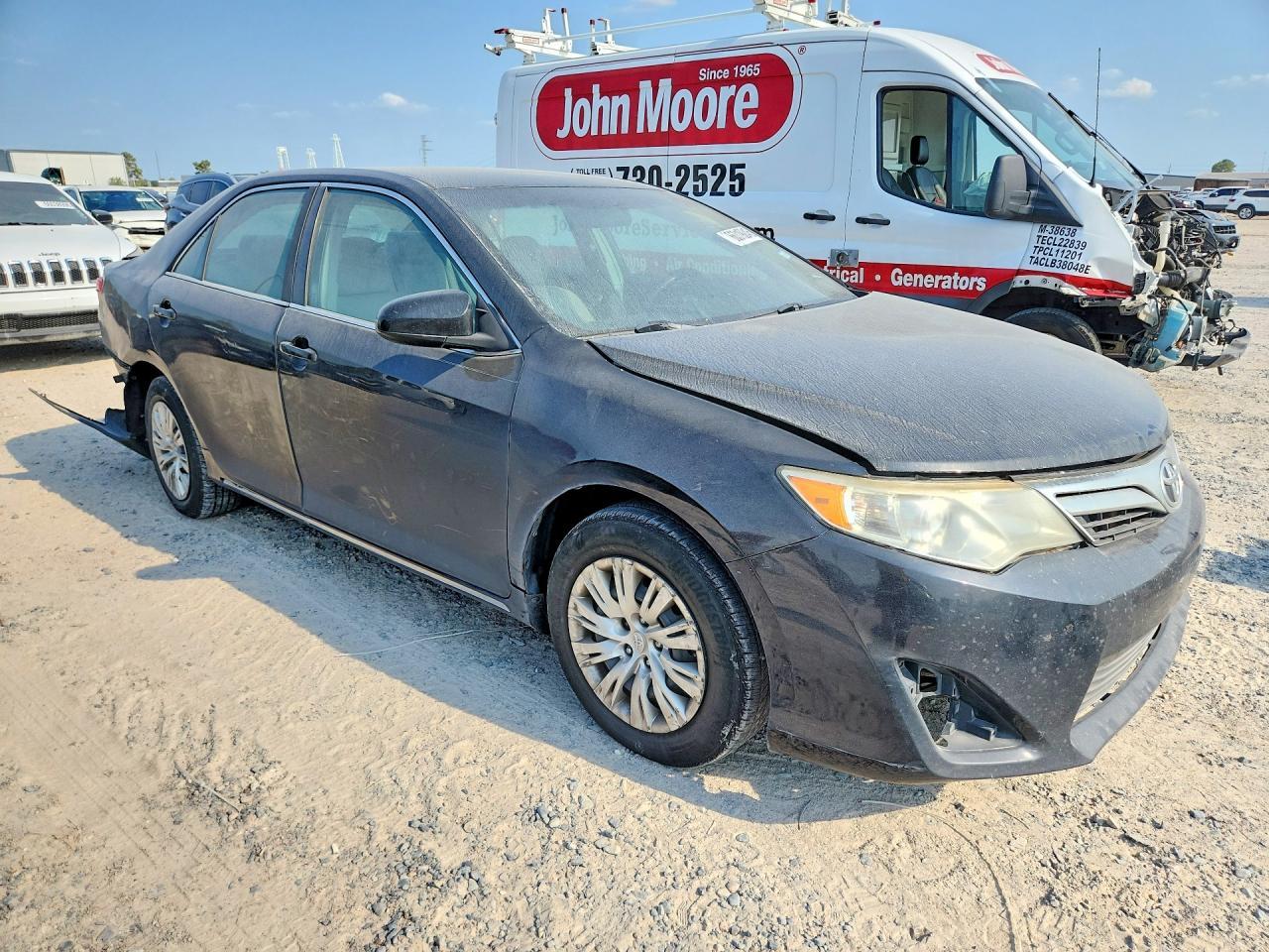 2014 Toyota Camry Le - Image 4