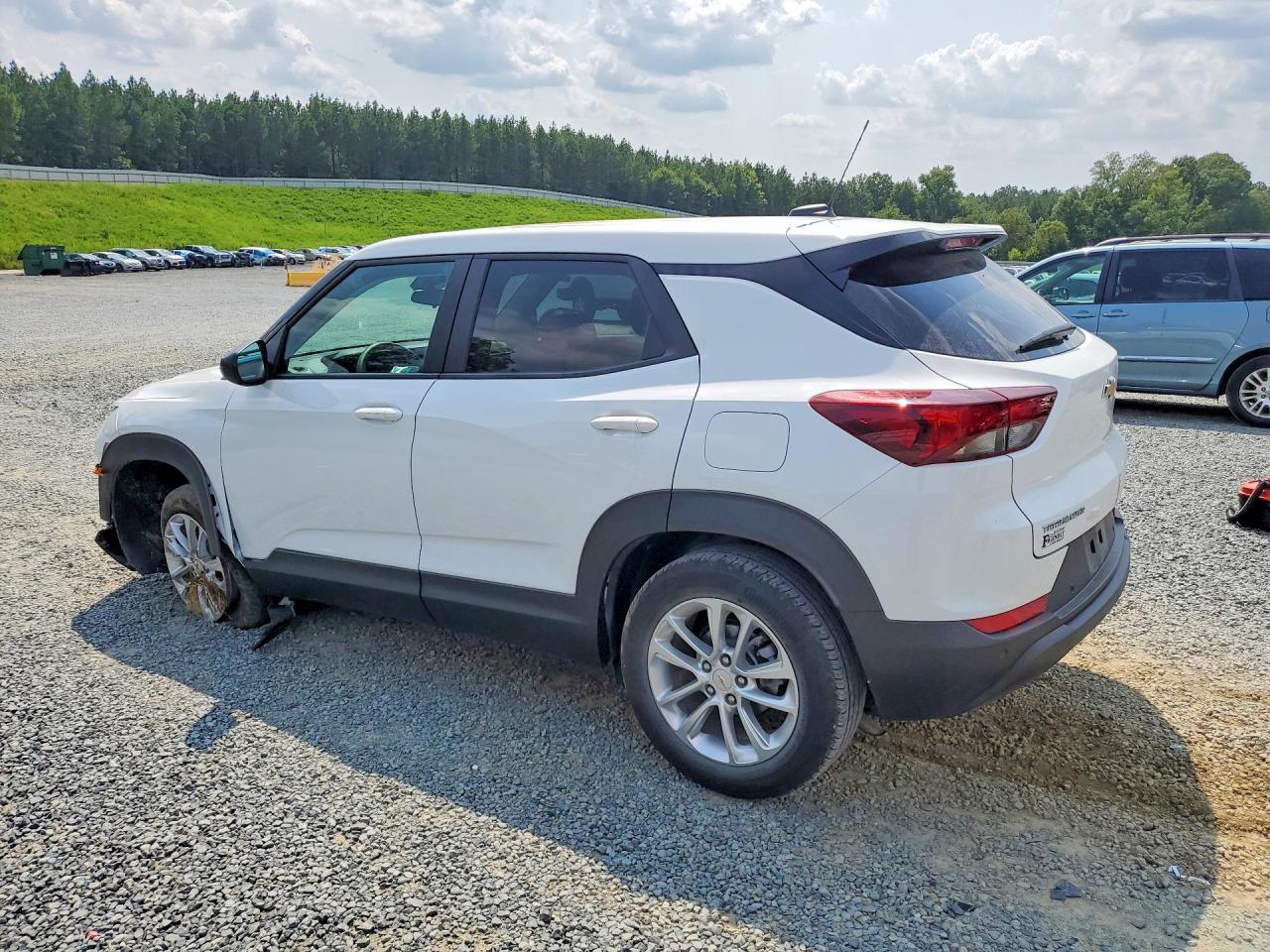 2025 Chevrolet Trailblazer Ls - Фото 2