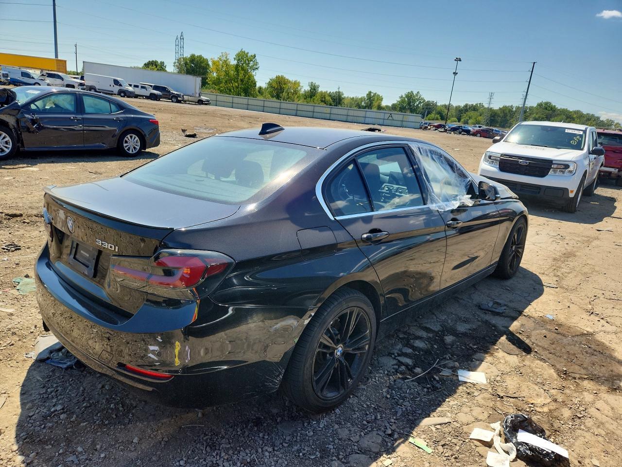 2018 BMW 330 Xi - Фото 3