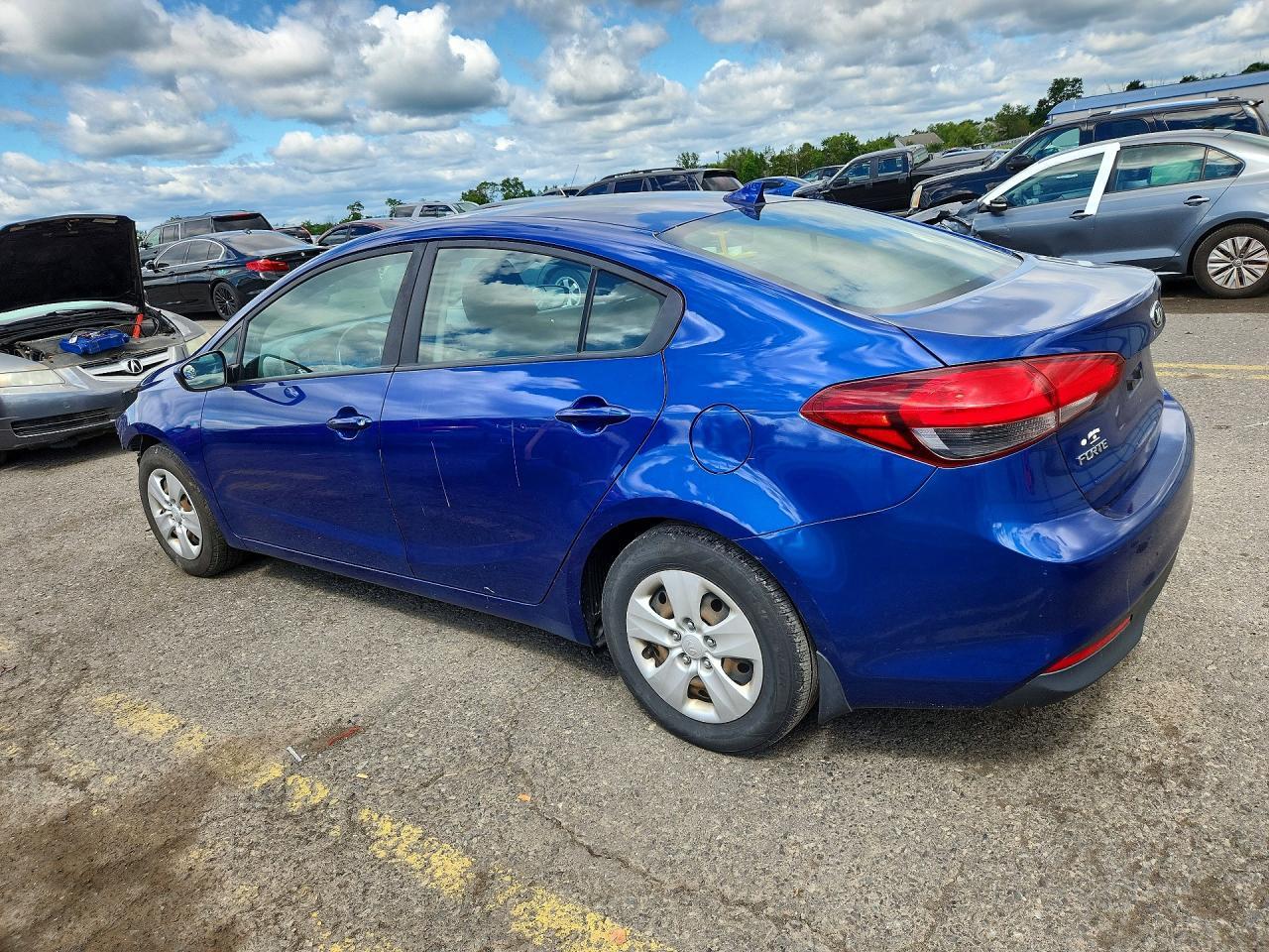 2017 Kia Forte Lx - Image 2