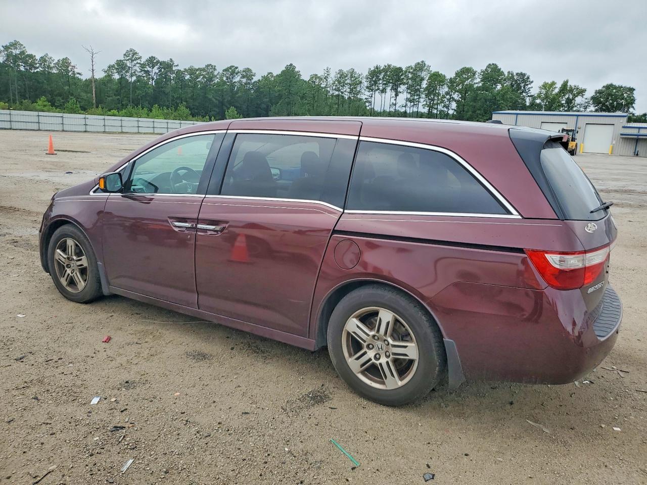 2012 Honda Odyssey Touring - Фото 2