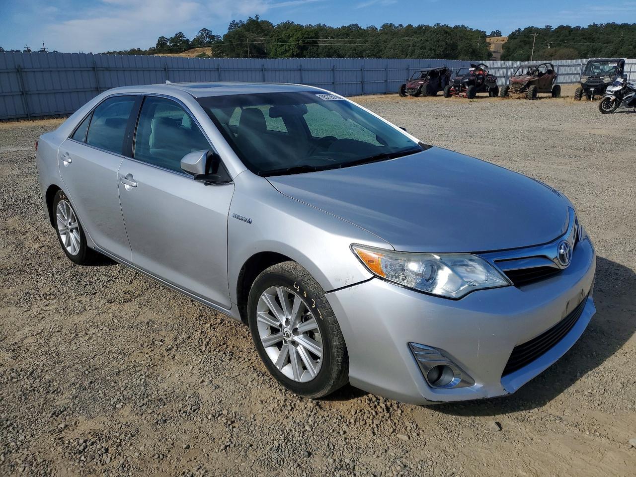 2012 Toyota Camry Hybrid Xle - Image 4