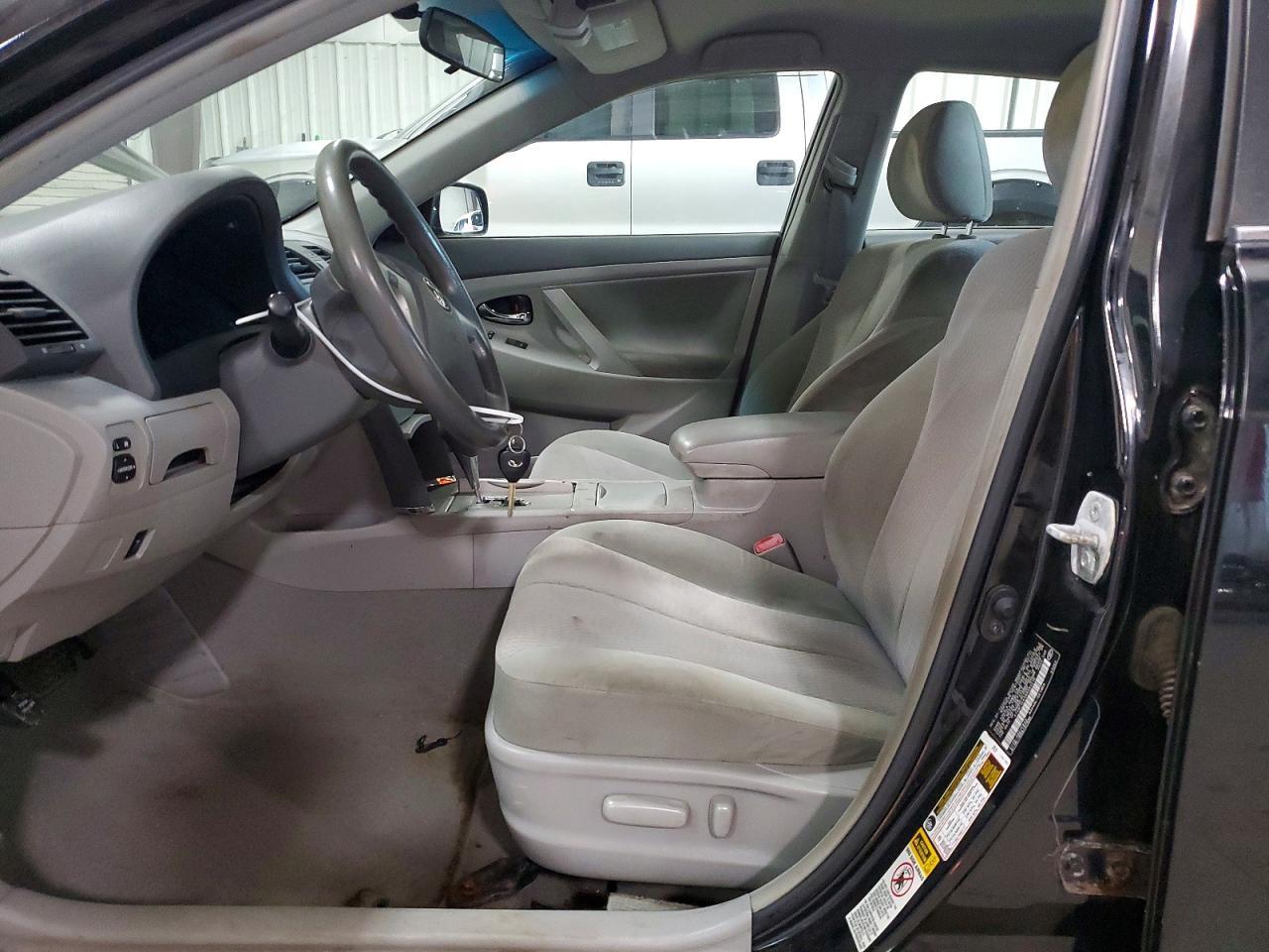 2011 Toyota Camry Le - Image 7