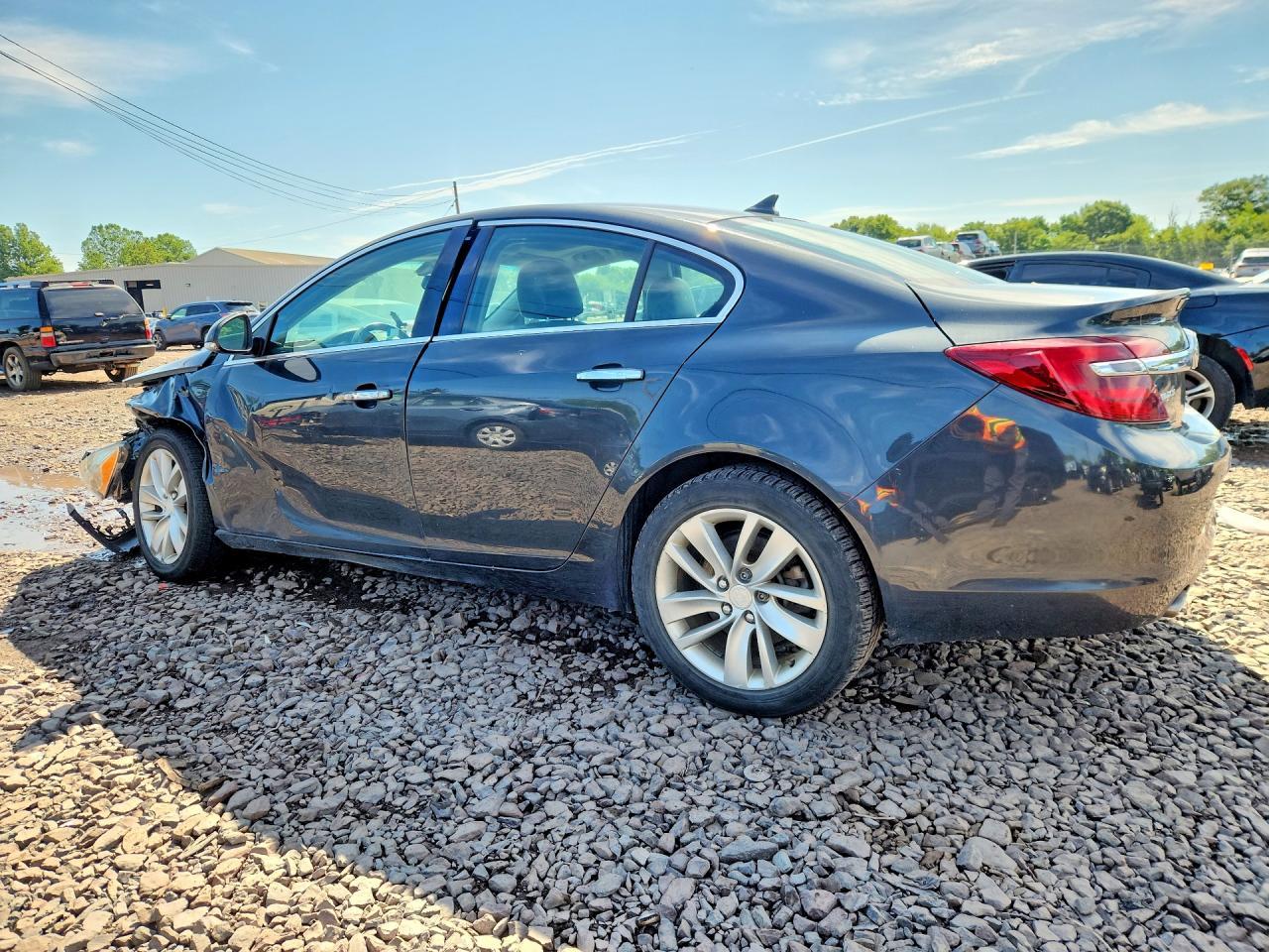 2014 Buick Regal Premium - Image 2