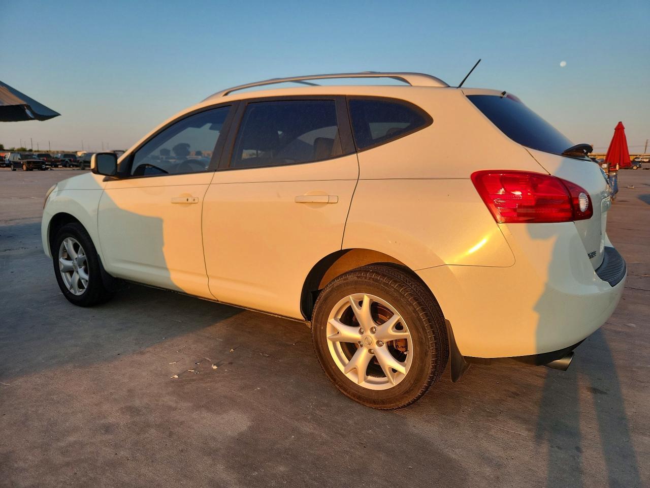 2008 Nissan Rogue S - Image 2
