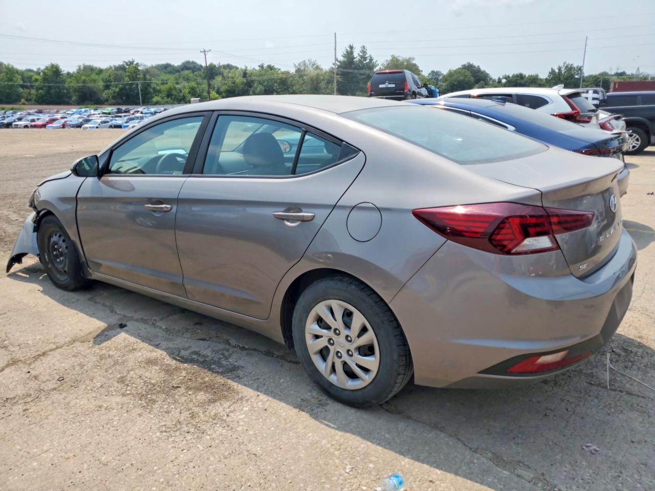2020 Hyundai Elantra Se - Фото 2