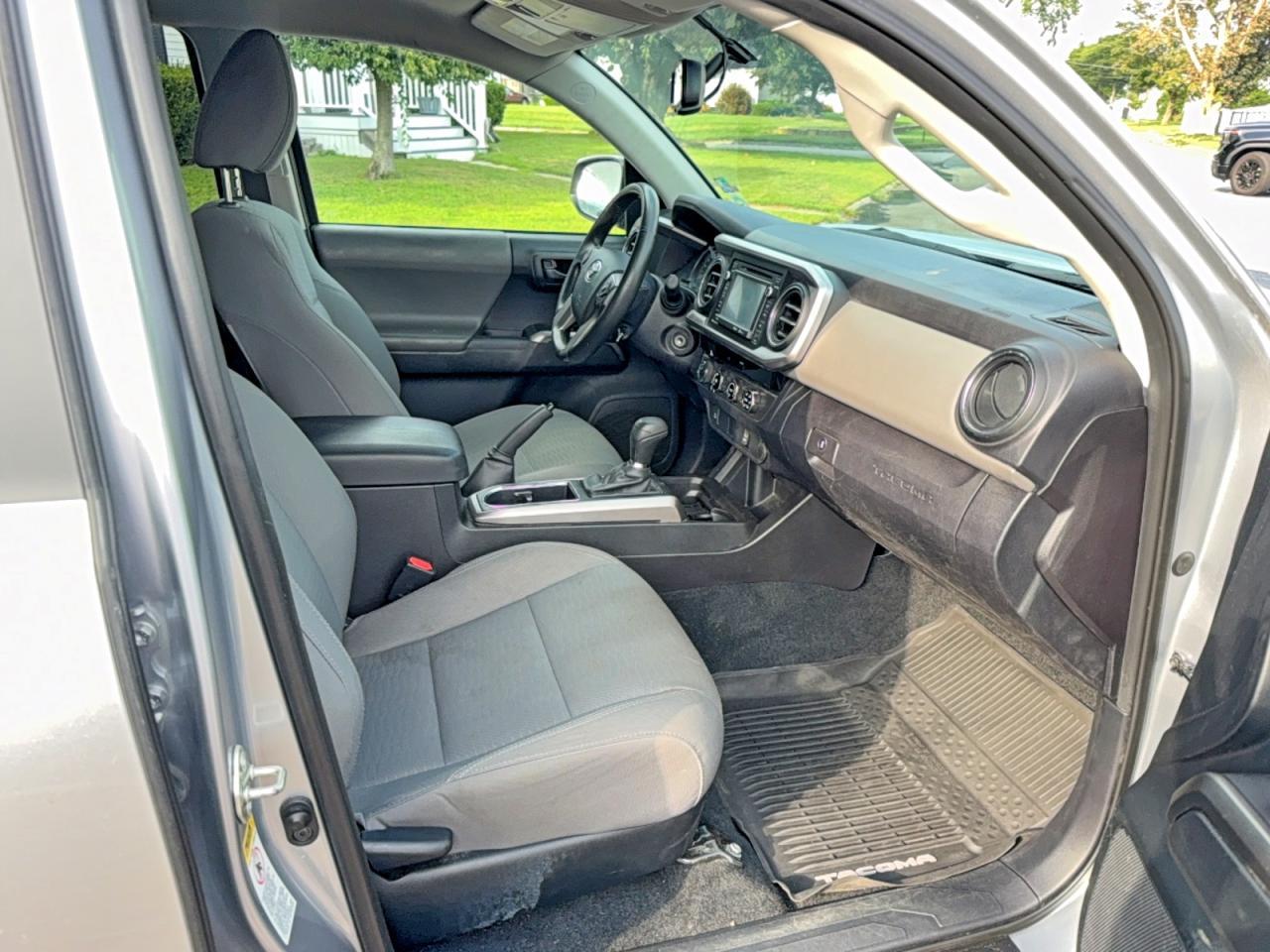 2016 Toyota Tacoma Sr5 V6 - Image 5