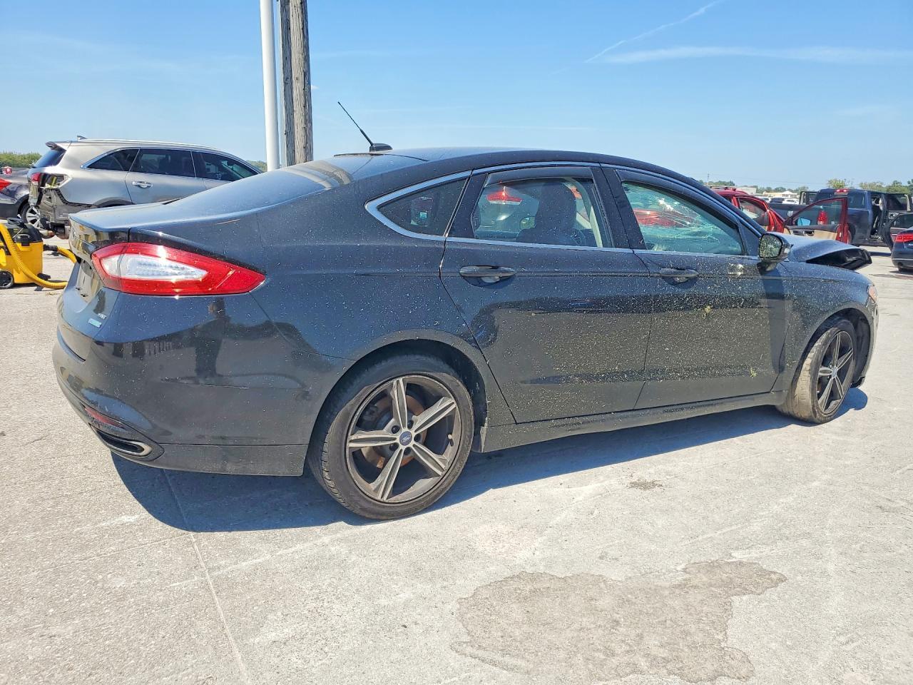 2015 Ford Fusion Se - Фото 3