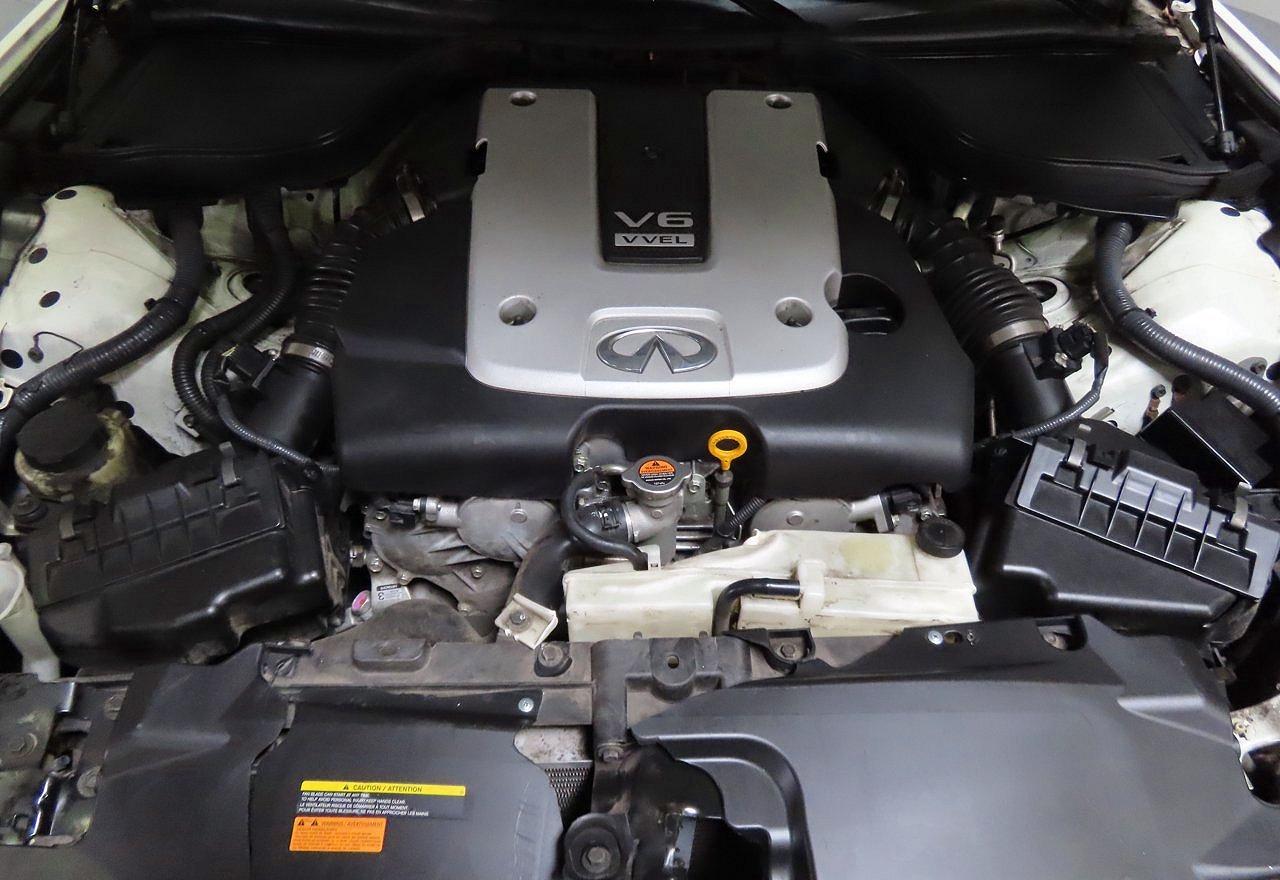 2015 Infiniti Q60 Coupe Journey - Фото 7