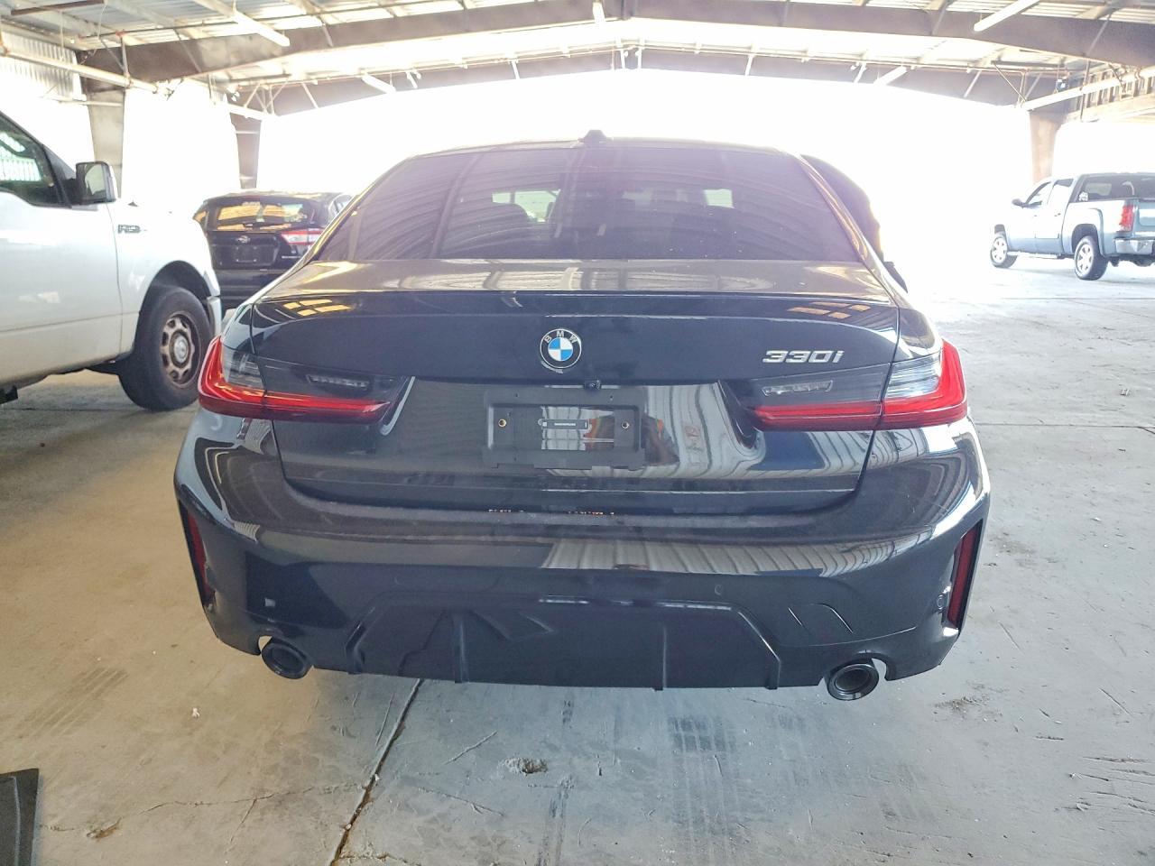 2026 BMW 330I - Фото 6