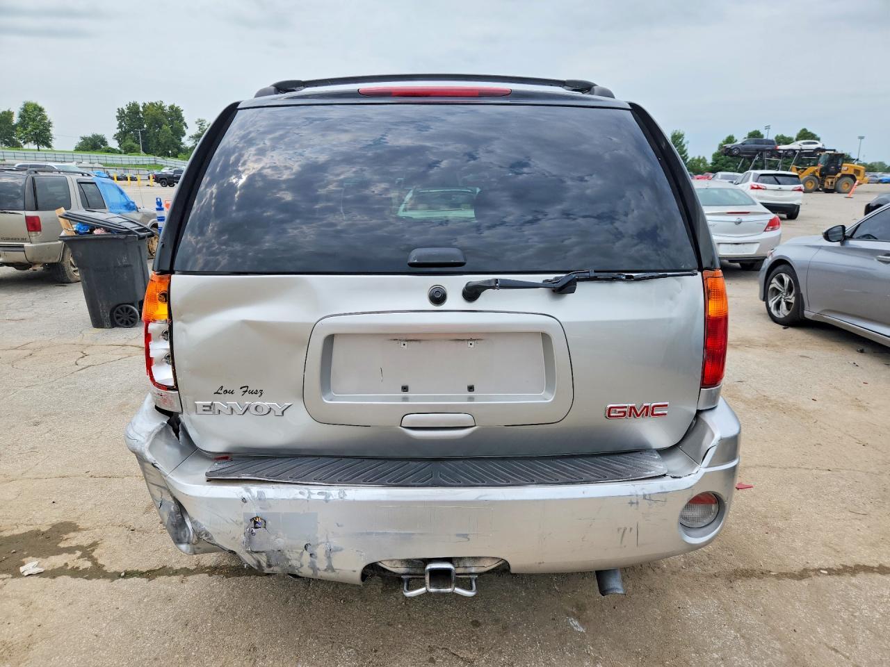 2004 GMC Envoy - Фото 6