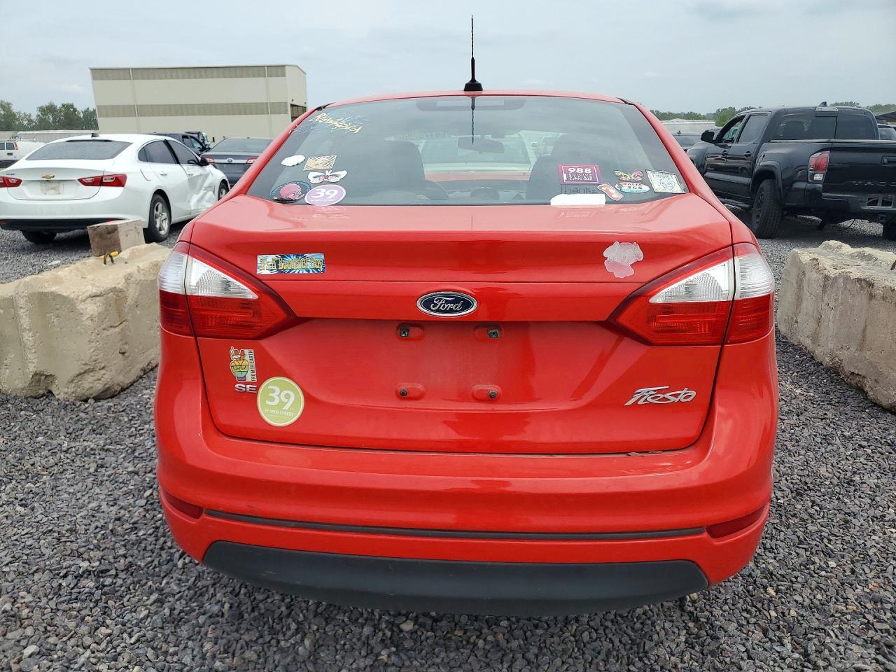 2014 Ford Fiesta Se - Фото 6