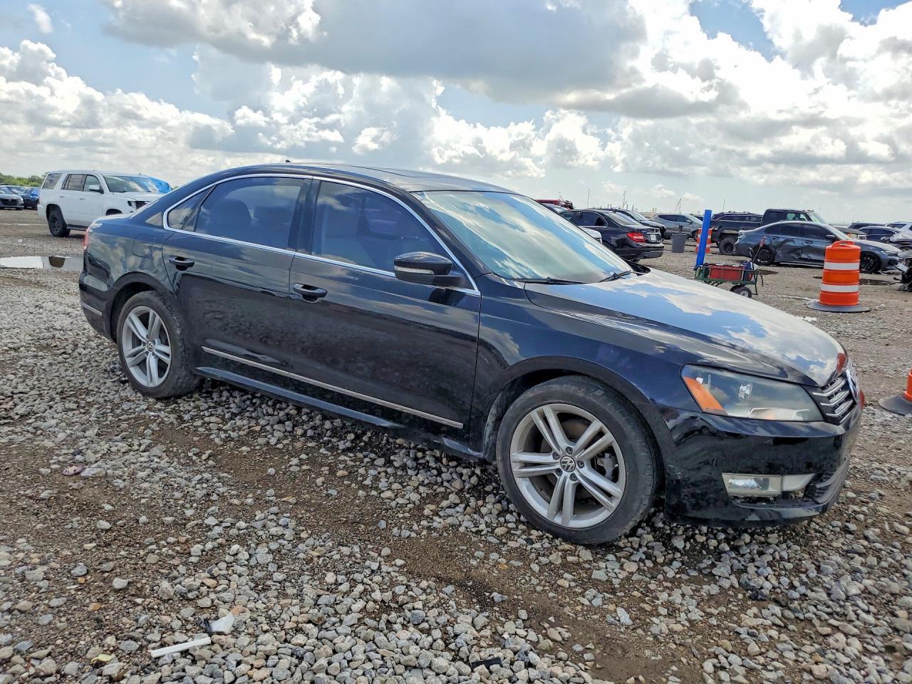 2013 Volkswagen Passat Se - Фото 4