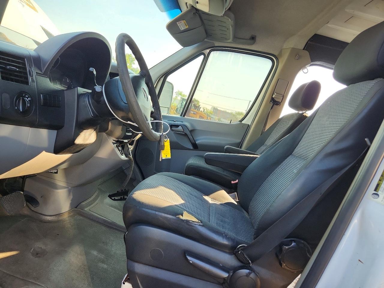 2010 Mercedes-Benz Sprinter 2500 - Фото 7