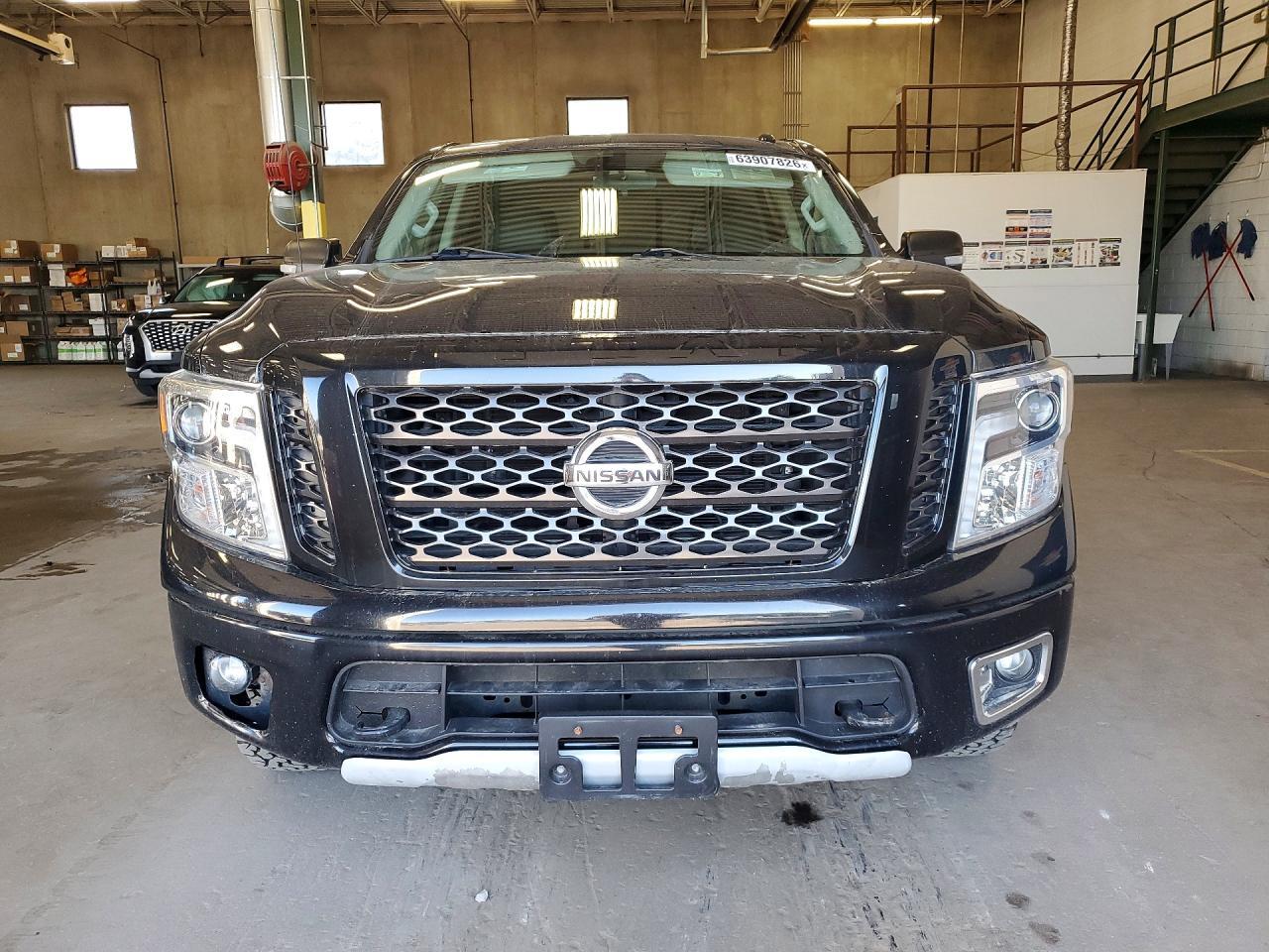 2019 Nissan Titan Pro-4X - Фото 5