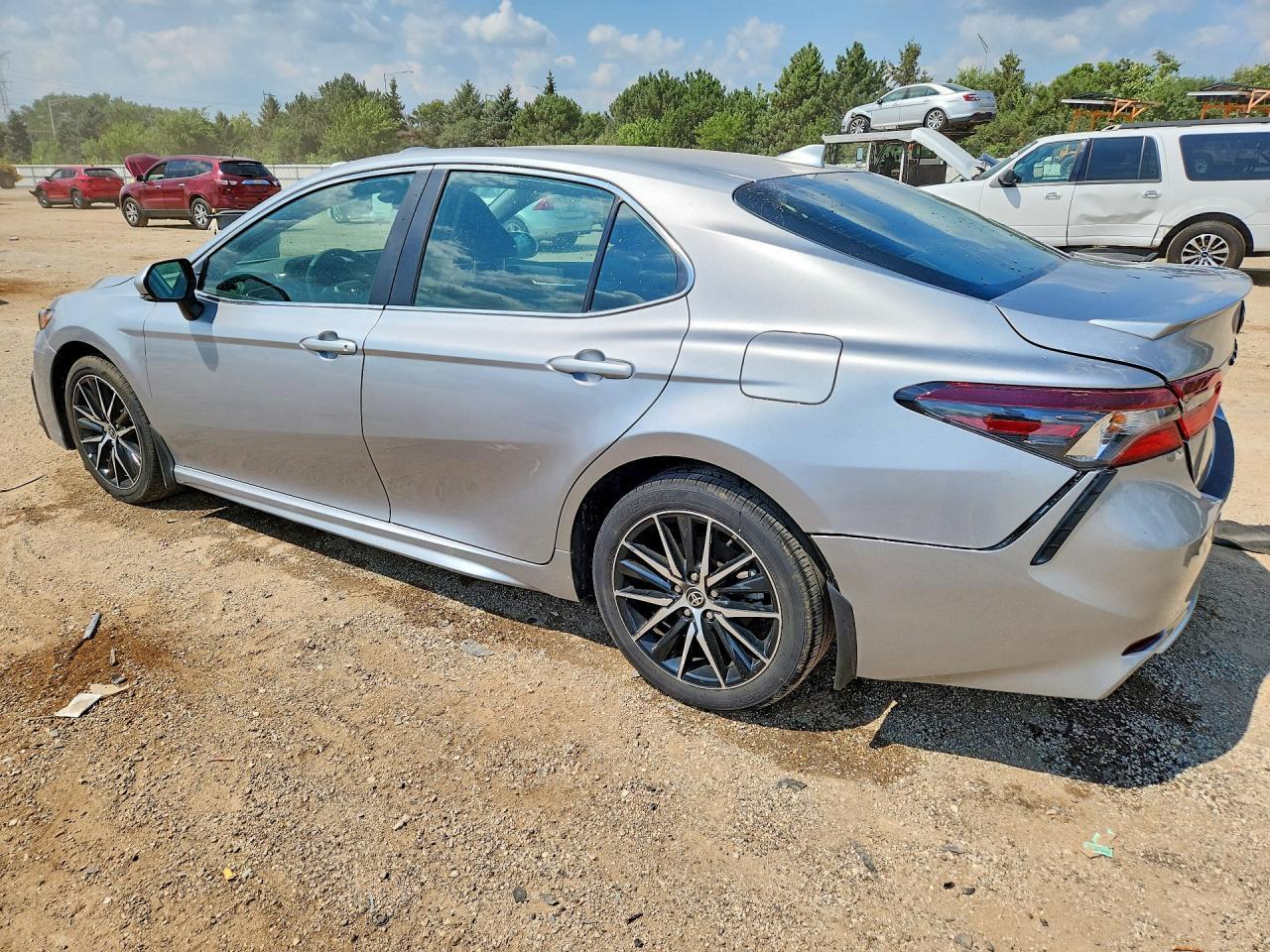 2024 Toyota Camry Se - Фото 2