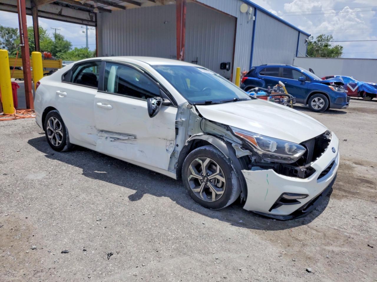 2021 Kia Forte Lxs - Image 4
