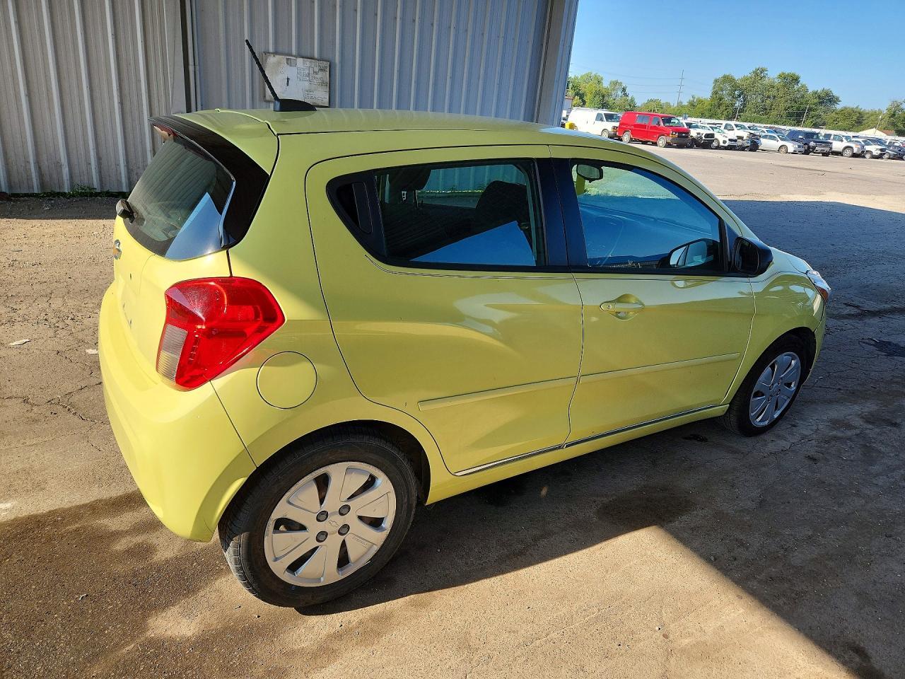 2017 Chevrolet Spark Ls - Фото 3