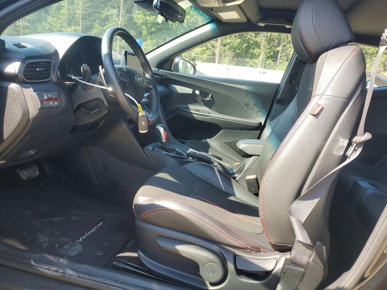 2020 Hyundai Veloster 2.0L Premium - Фото 7