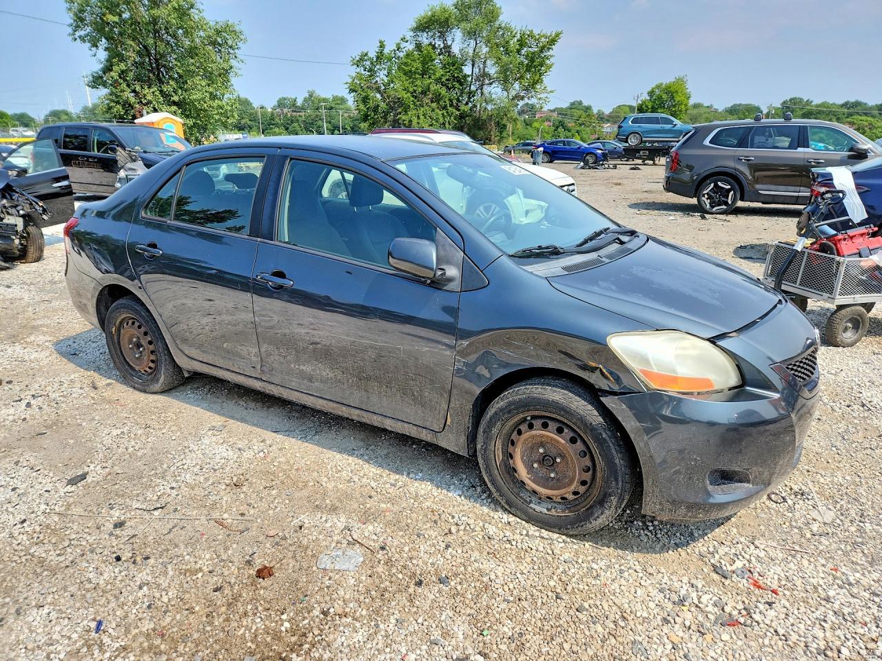 2011 Toyota Yaris Base - Image 4