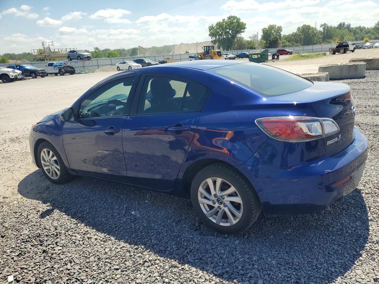 2013 Mazda 3 I - Image 2