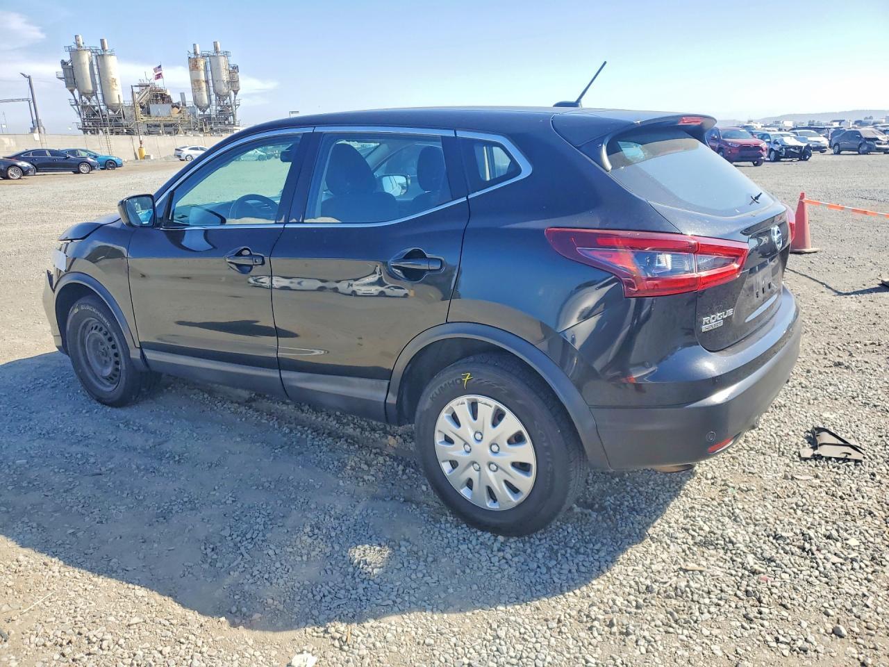 2020 Nissan Rogue Sport S - Image 2