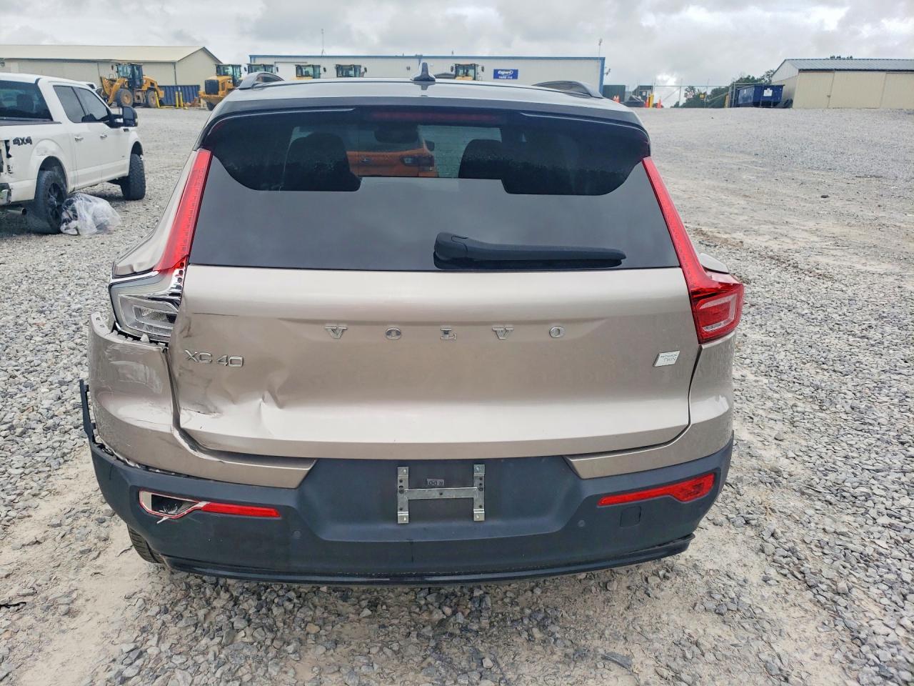 2023 Volvo Xc40 Recharge Plus - Image 6