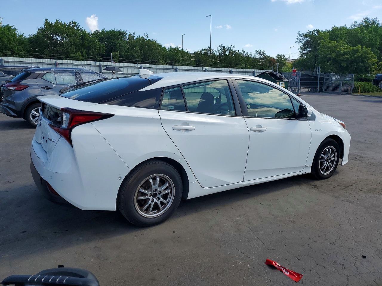 2021 Toyota Prius Le - Фото 3