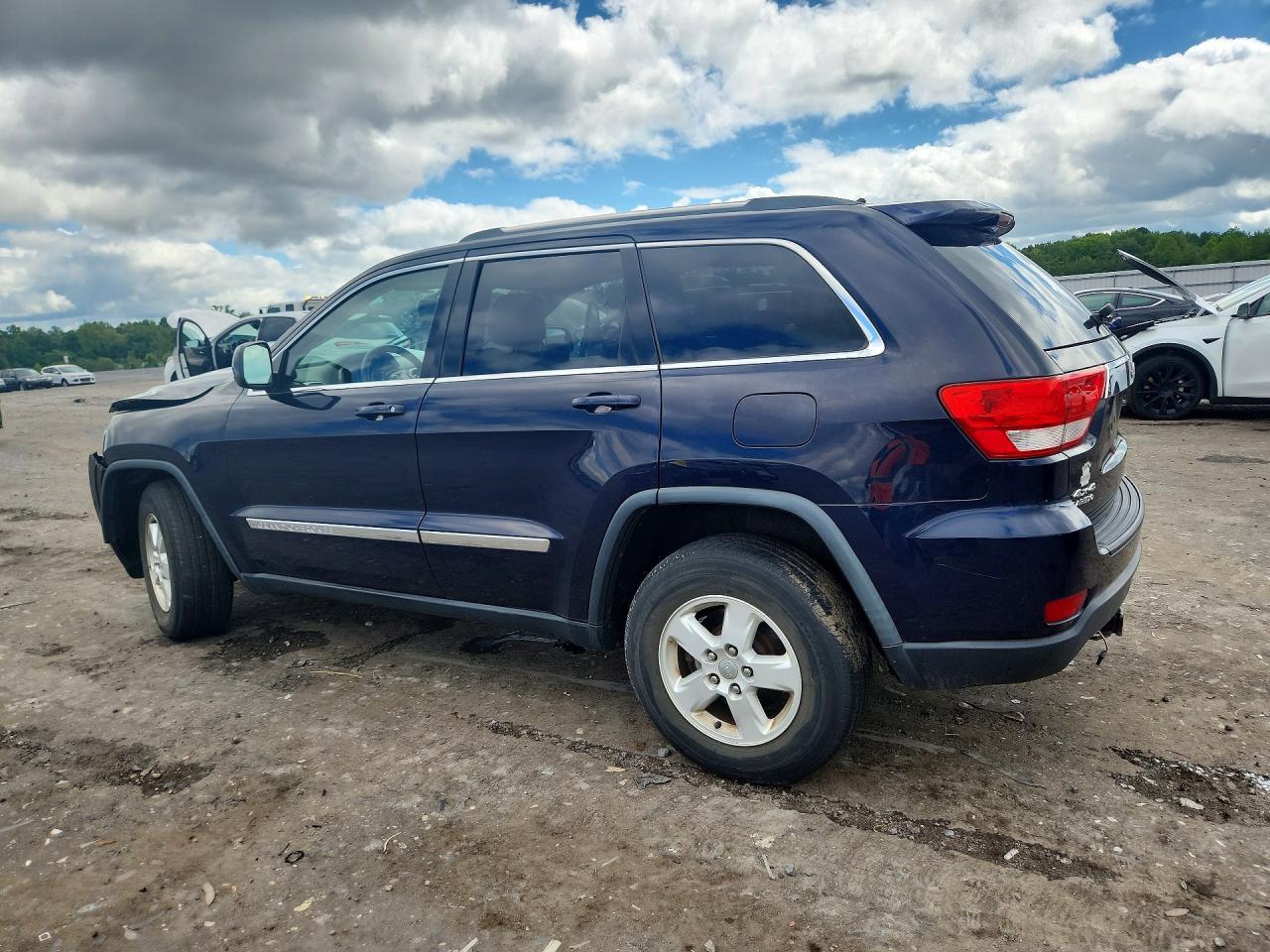 2013 Jeep Grand Cherokee Laredo - Image 2