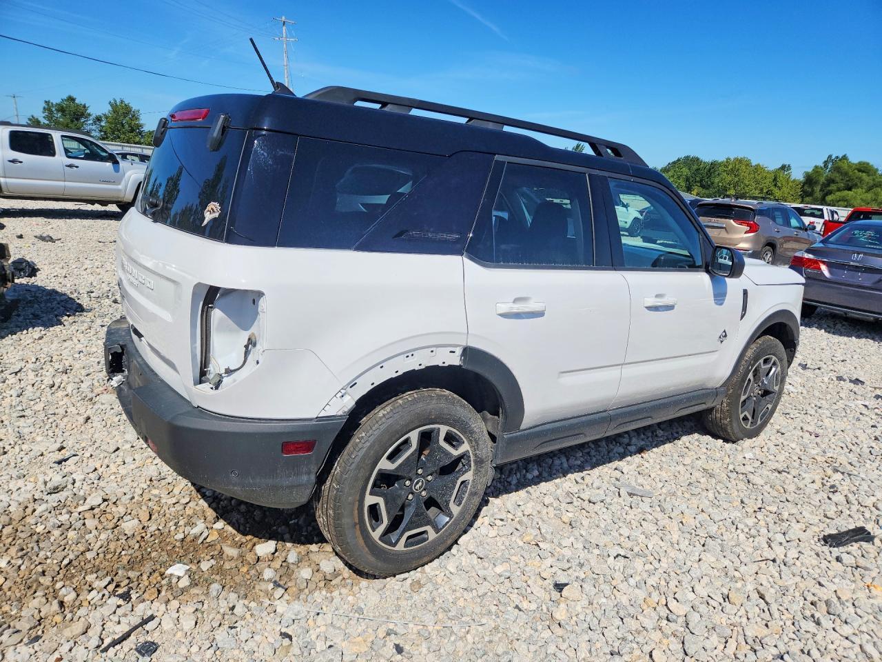 2024 Ford Bronco Sport Outer Banks - Image 3