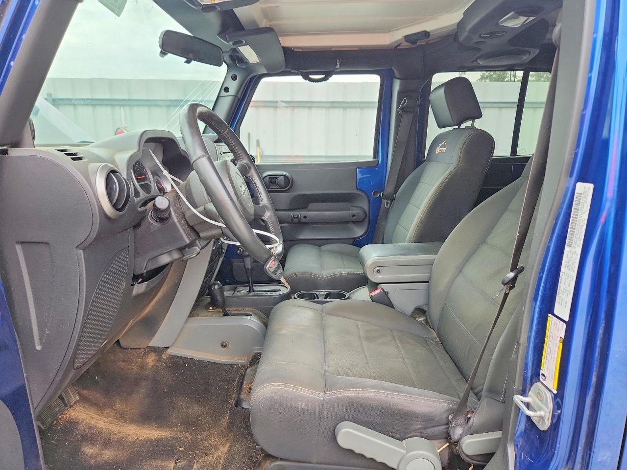 2010 Jeep Wrangler Unlimited Sport - Image 7
