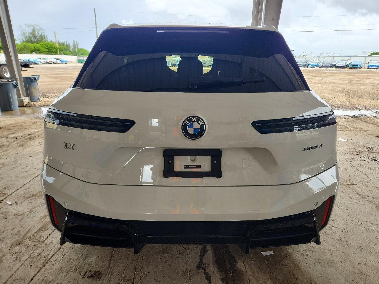2026 BMW Ix xDrive60 - Фото 6