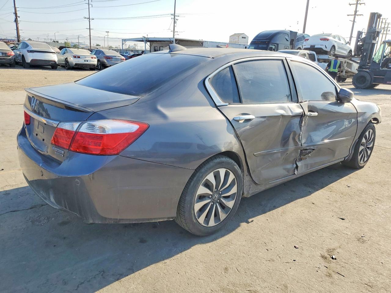 2015 Honda Accord Touring Hybrid - Image 3