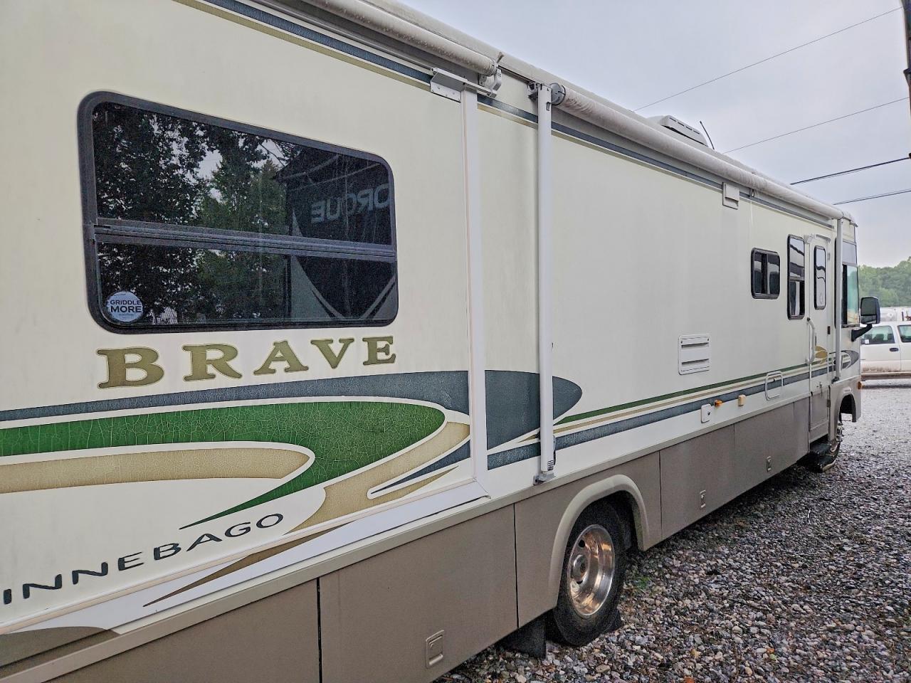 2002 Winnebago Brave Camper - Фото 4