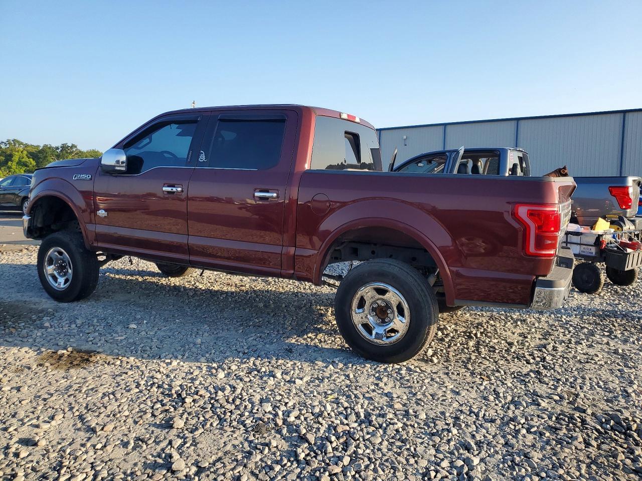 2015 Ford F150 Supercrew - Фото 2