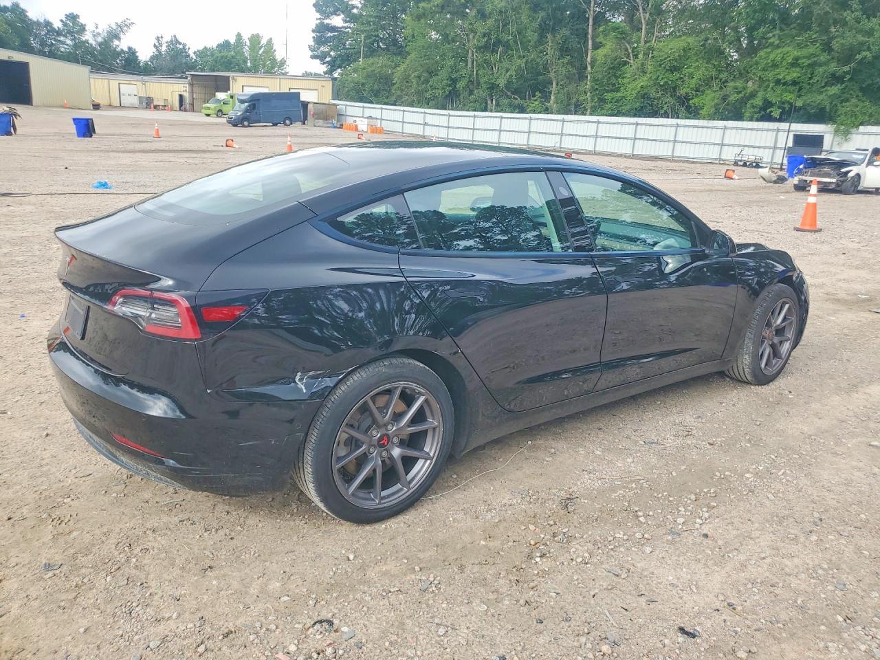 2021 Tesla Model 3 - Image 3