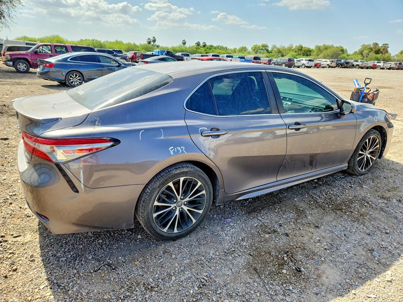 2018 Toyota Camry Se - Image 3