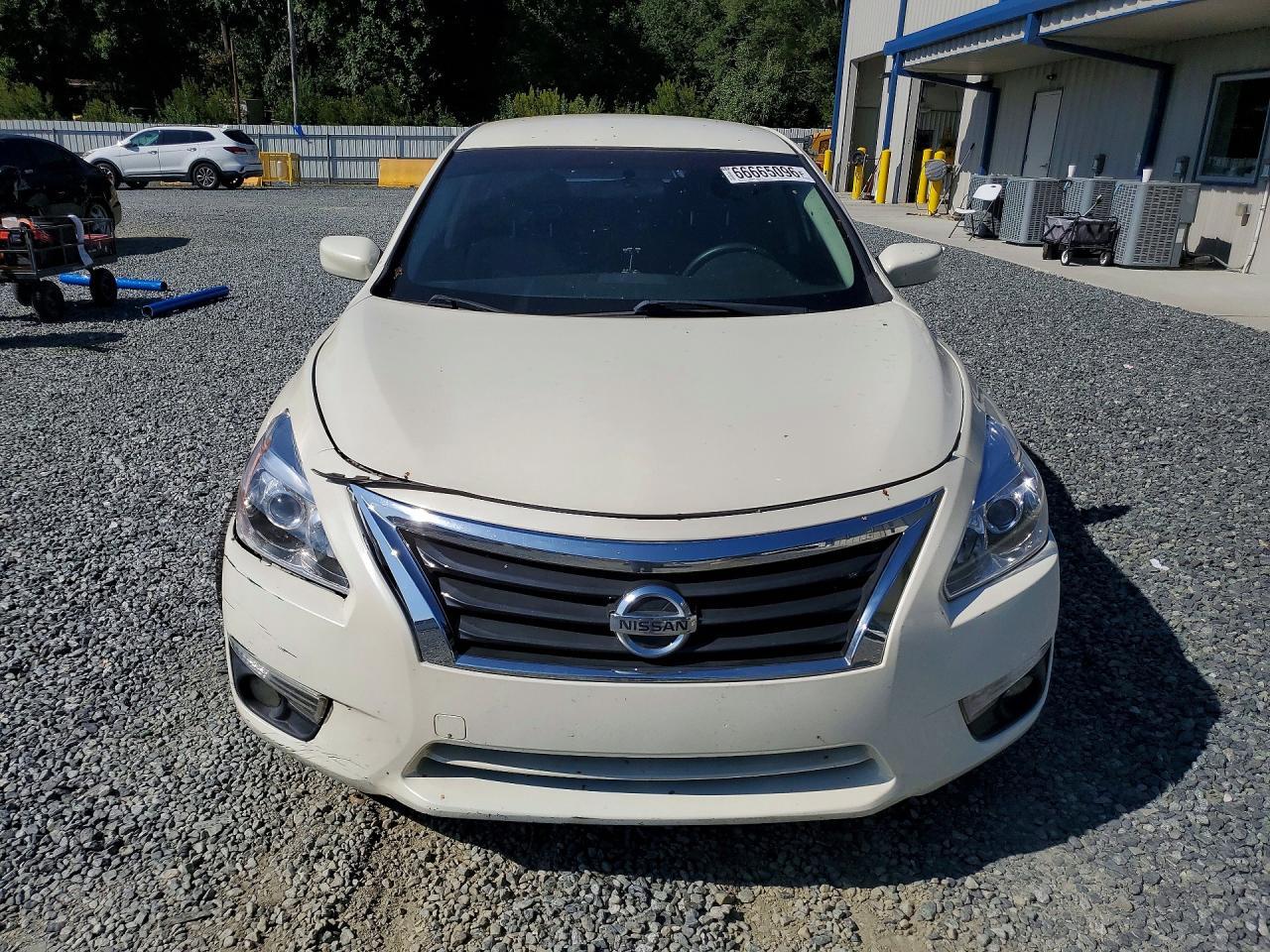2015 Nissan Altima 2.5 S - Image 5