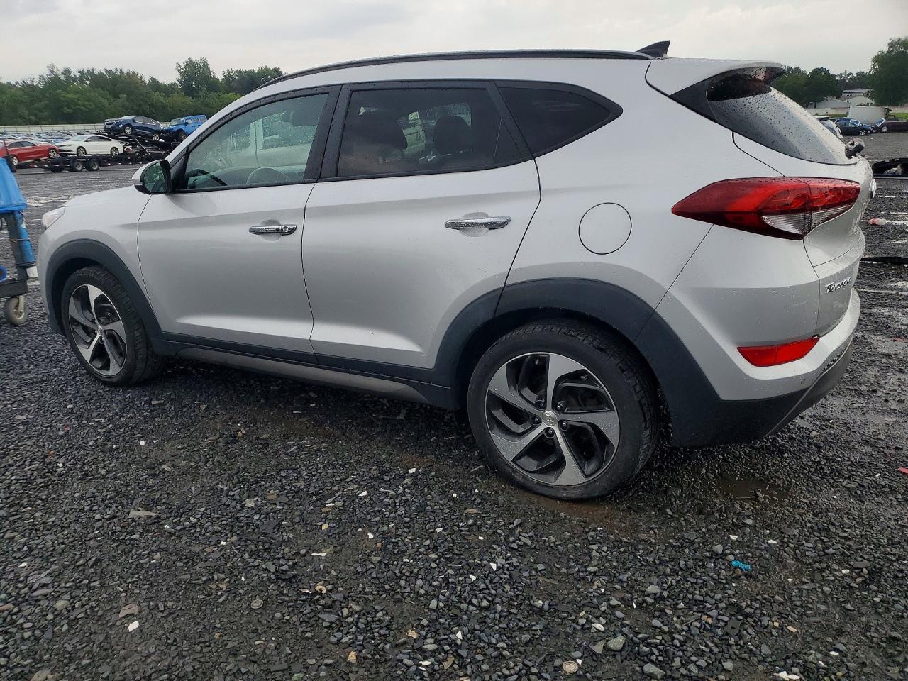 2016 Hyundai Tucson Limited - Image 2