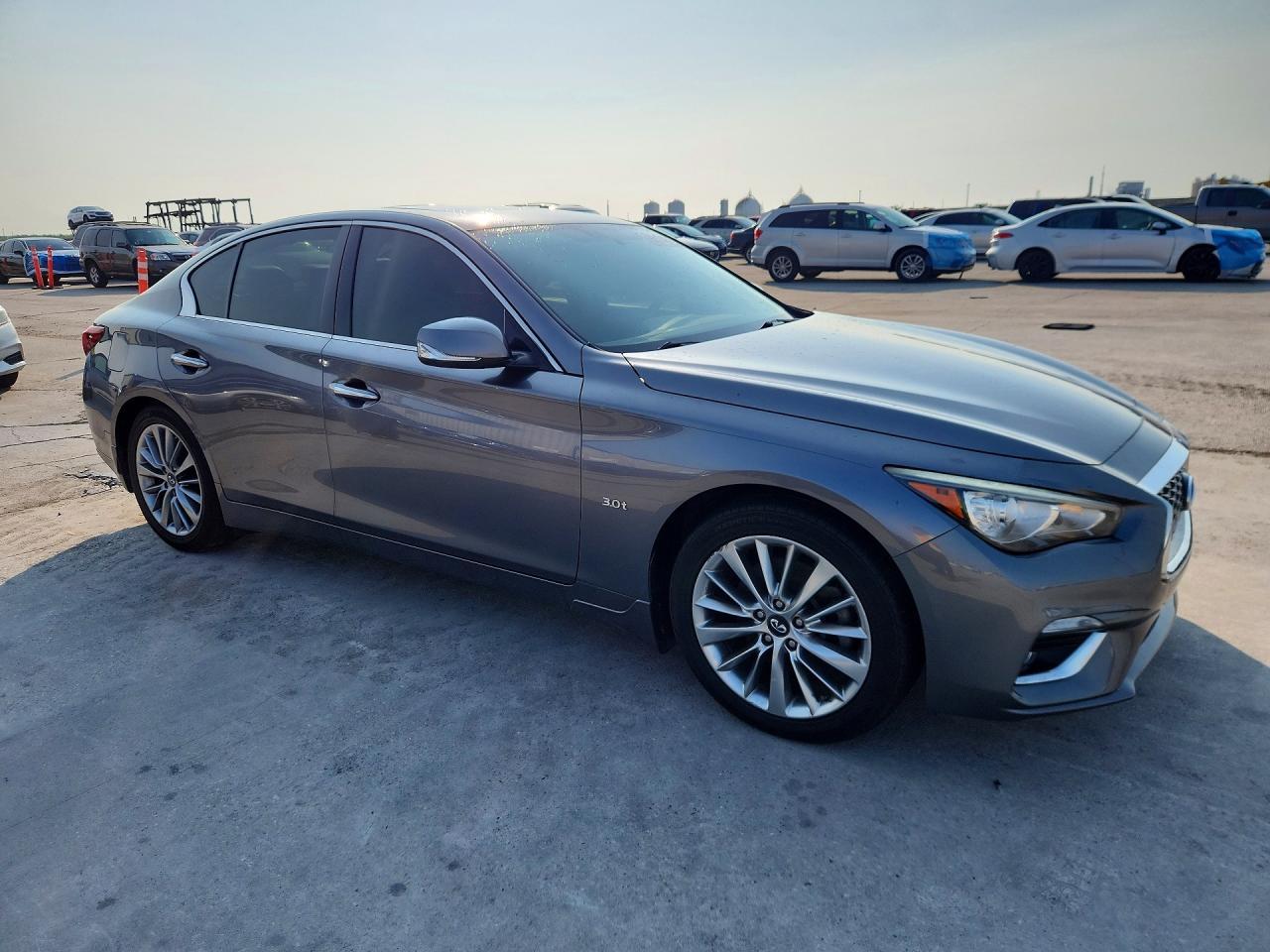 2018 Infiniti Q50 3.0T Luxe - Фото 4