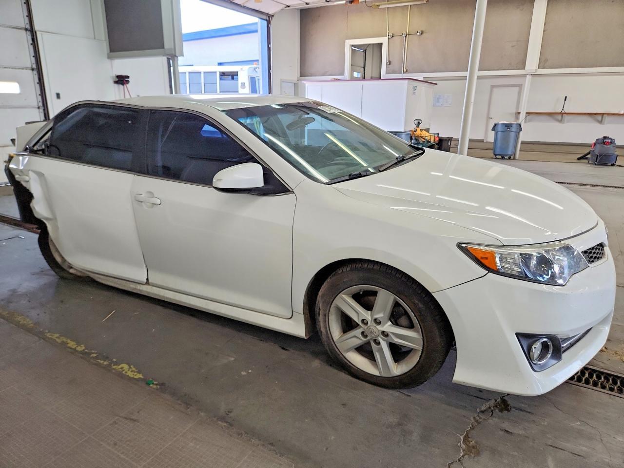 2013 Toyota Camry Se - Фото 4