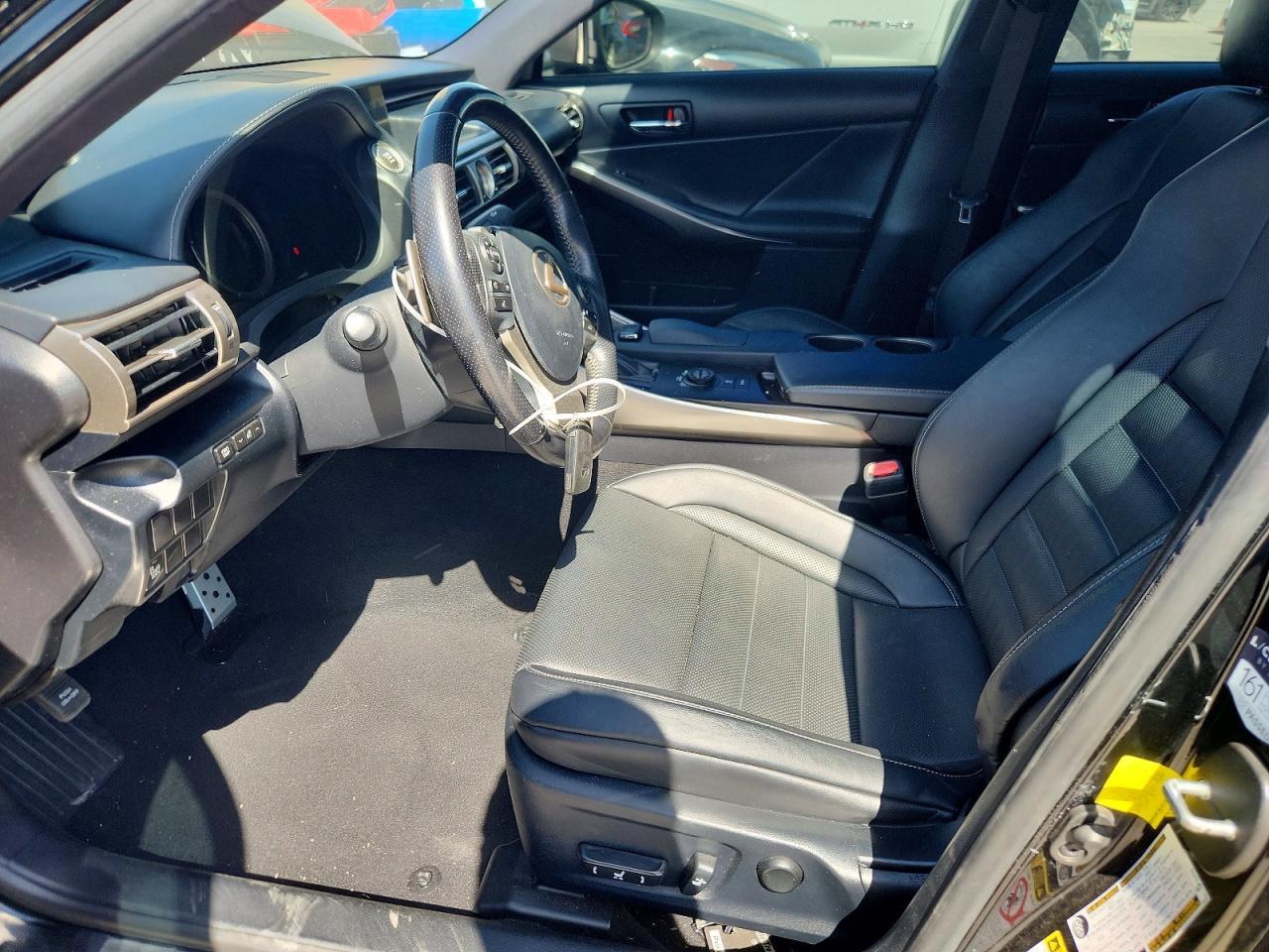 2016 Lexus Is 200T - Фото 7