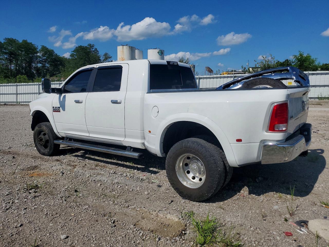 2017 Ram 3500 Laramie - Фото 2