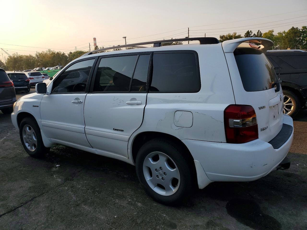 2004 Toyota Highlander Limited - Image 2