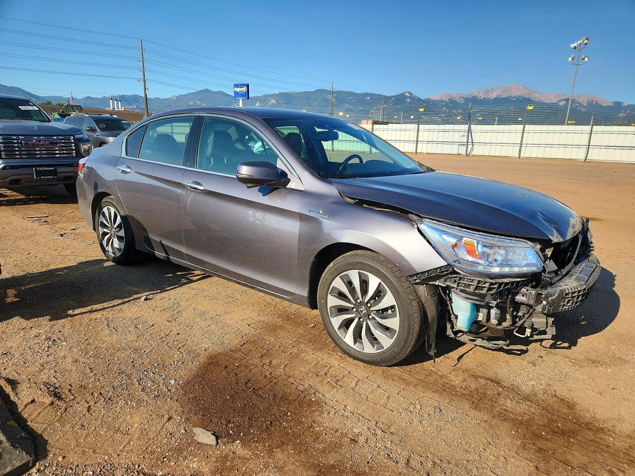 2015 Honda Accord Touring Hybrid - Image 4