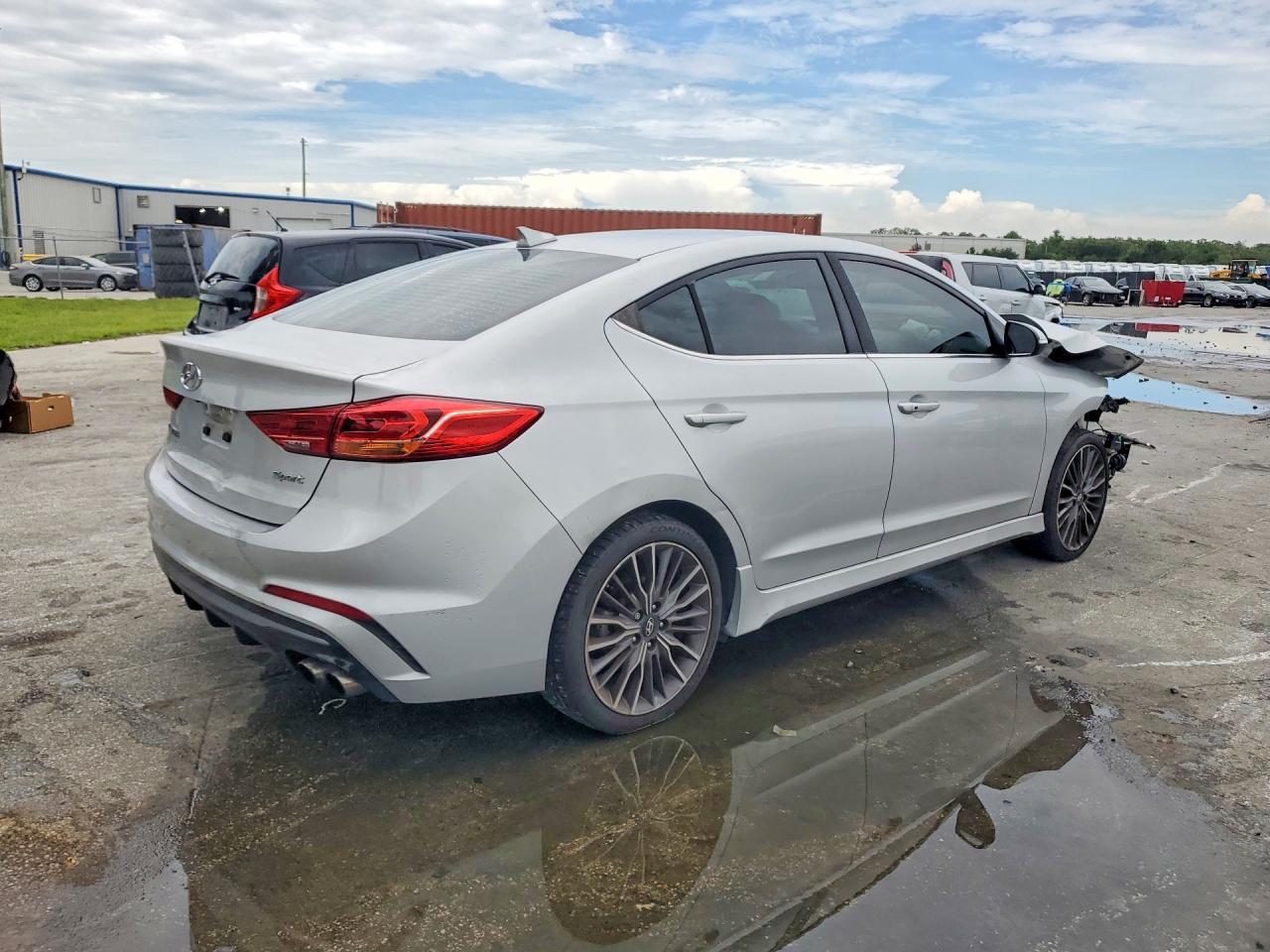 2017 Hyundai Elantra Sport - Фото 3