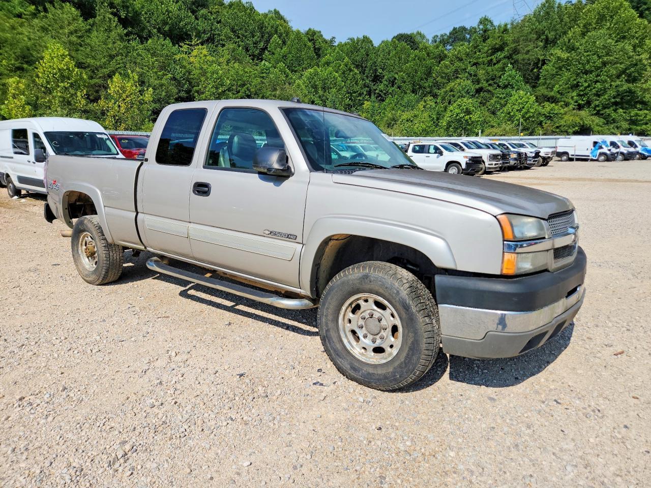 2004 Chevrolet Silverado 2500 - Image 4