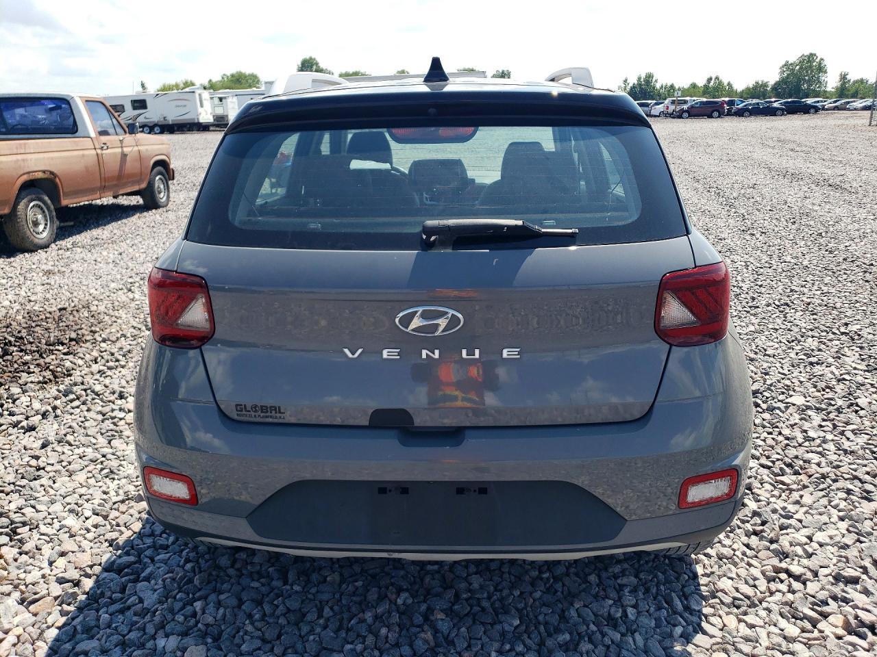 2022 Hyundai Venue Limited - Фото 6