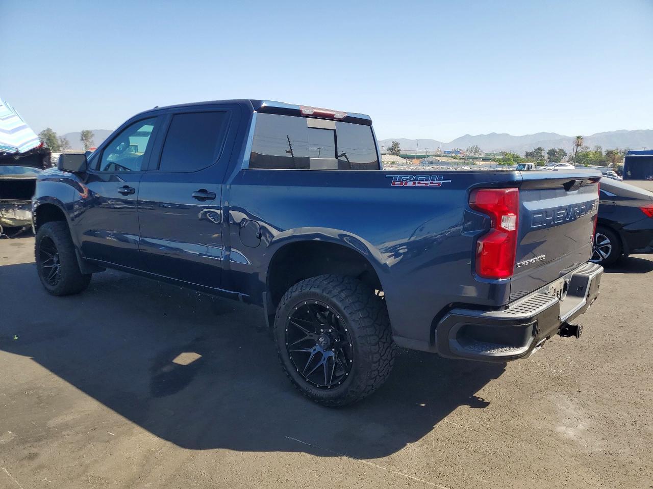 2021 Chevrolet Silverado K1500 Lt Trail Boss - Image 2