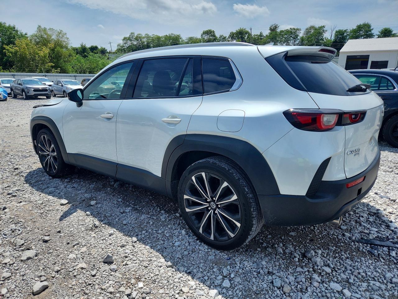2023 Mazda Cx-50 Premium Plus - Image 2